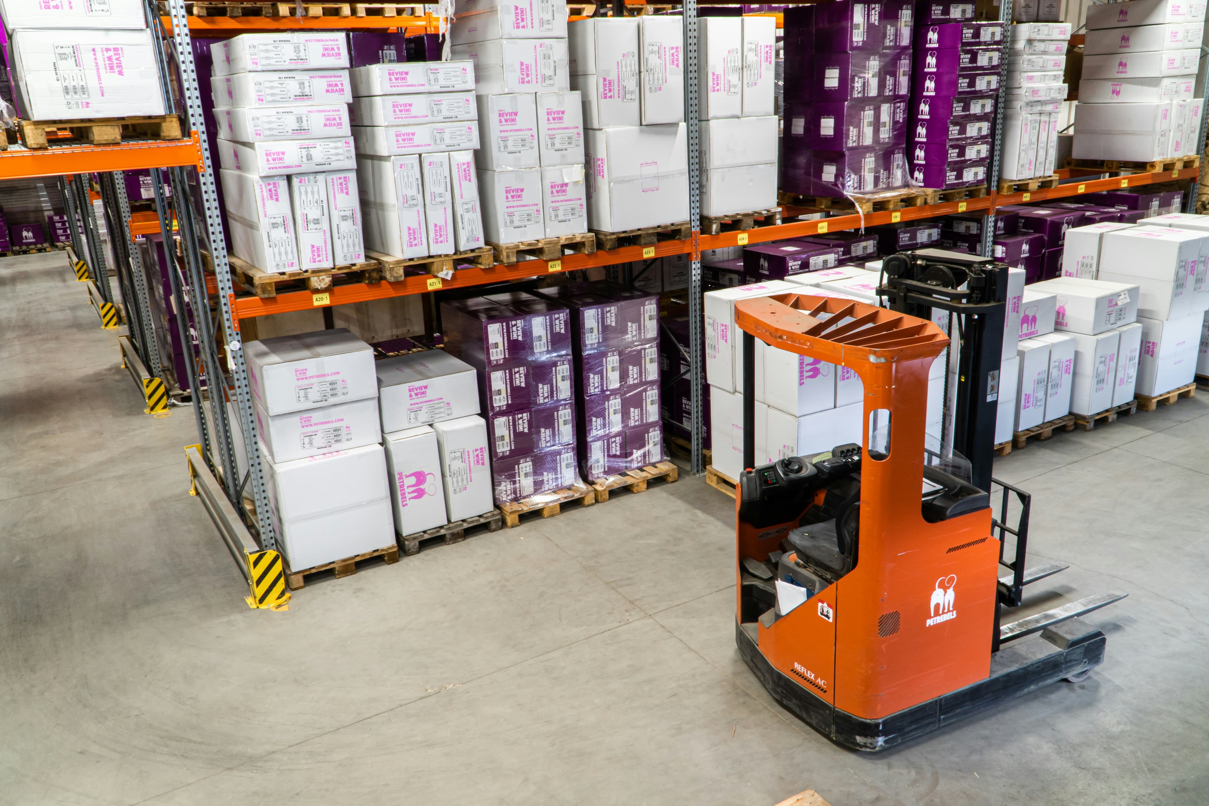 Packages organized in a warehouse